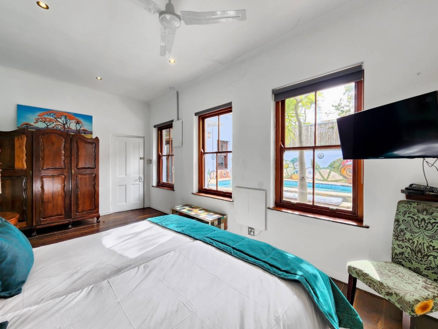 3 Bedroom Property for Sale in Sea Point Western Cape